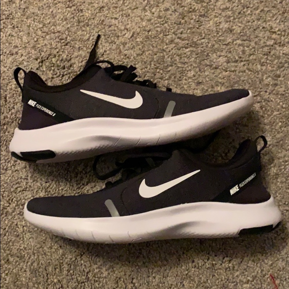 Nike Flex Experience 8